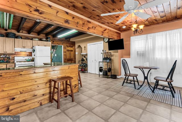 836 BEACH AVE, Beachwood, NJ 08722