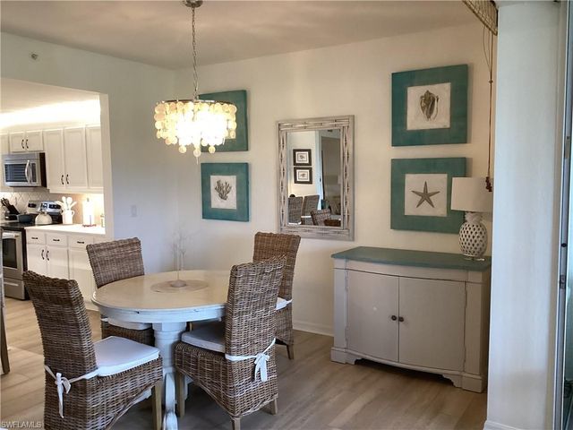 782 Eagle Creek DR # 202, Naples, FL 34113