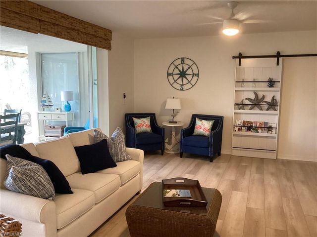 782 Eagle Creek DR # 202, Naples, FL 34113