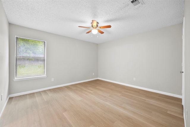 6219 Kelly Elliott Road, Arlington, TX 76001