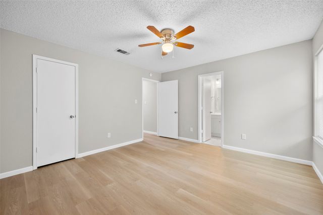 6219 Kelly Elliott Road, Arlington, TX 76001