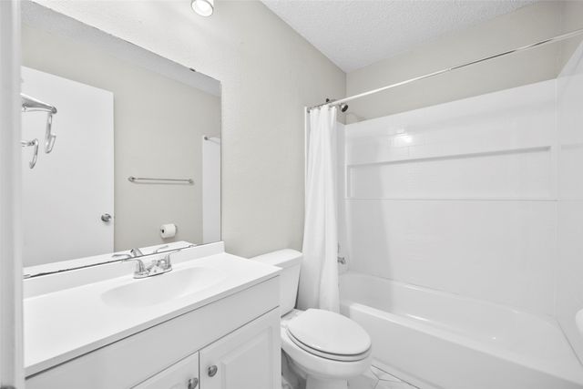 6219 Kelly Elliott Road, Arlington, TX 76001