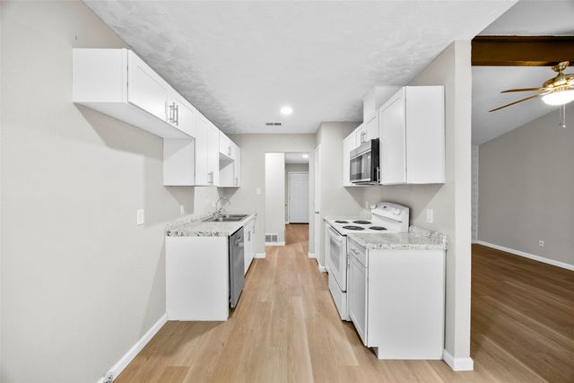 6219 Kelly Elliott Road, Arlington, TX 76001