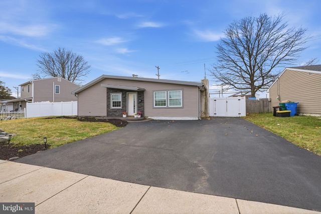 21 BORDER ROCK RD, Levittown, PA 19057