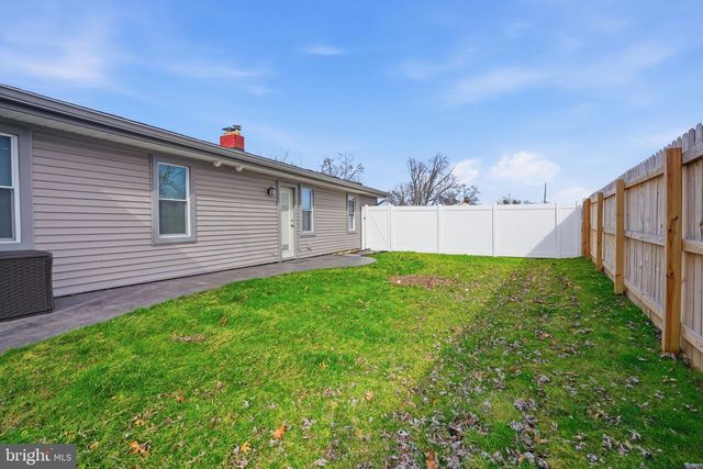 21 BORDER ROCK RD, Levittown, PA 19057