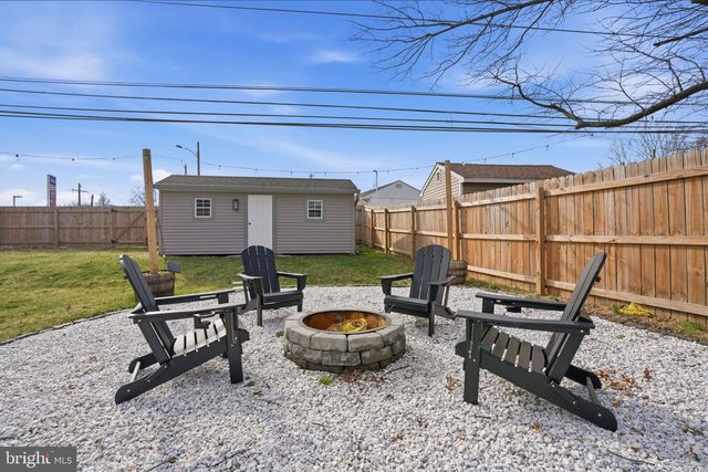 21 BORDER ROCK RD, Levittown, PA 19057