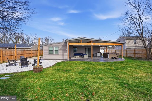 21 BORDER ROCK RD, Levittown, PA 19057