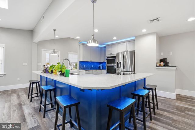 21 BORDER ROCK RD, Levittown, PA 19057