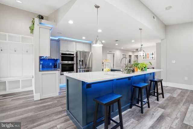 21 BORDER ROCK RD, Levittown, PA 19057