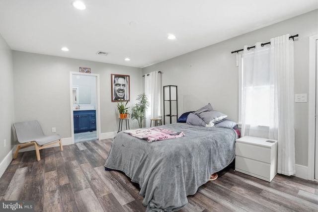 21 BORDER ROCK RD, Levittown, PA 19057