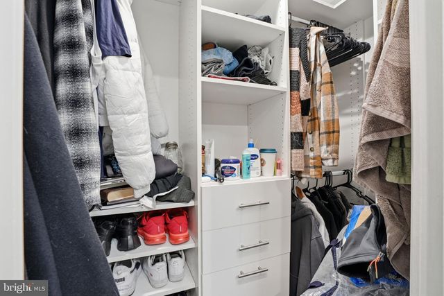 21 BORDER ROCK RD, Levittown, PA 19057