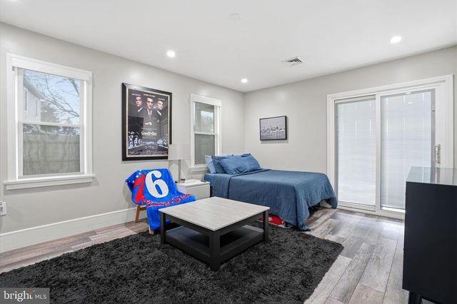 21 BORDER ROCK RD, Levittown, PA 19057