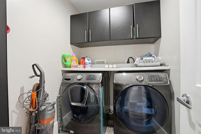 21 BORDER ROCK RD, Levittown, PA 19057