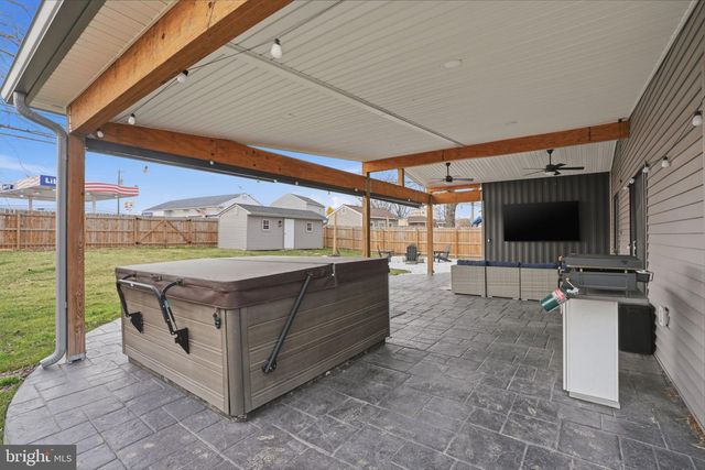 21 BORDER ROCK RD, Levittown, PA 19057