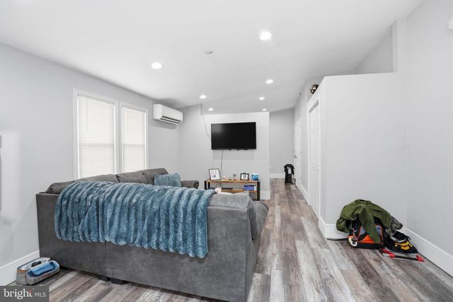 21 BORDER ROCK RD, Levittown, PA 19057