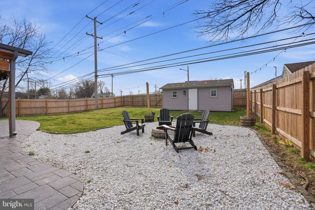 21 BORDER ROCK RD, Levittown, PA 19057