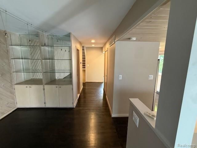 41350 N Woodward Avenue 8, Bloomfield Hills, MI 48304