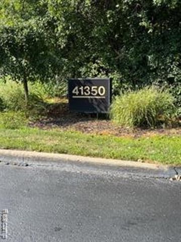 41350 N Woodward Avenue 8, Bloomfield Hills, MI 48304