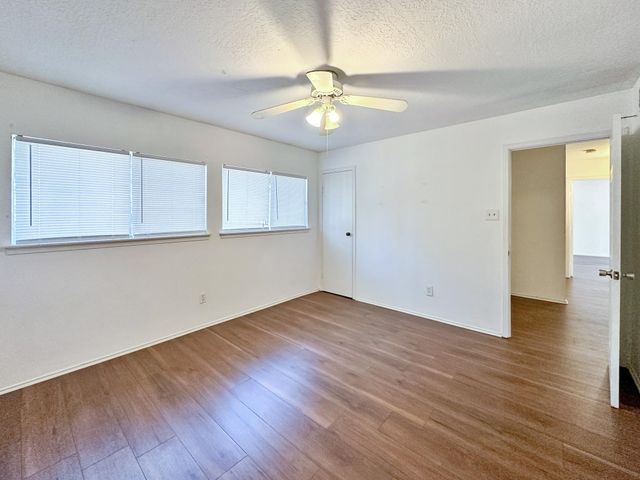 3230 Beaver Glen Drive, Houston, TX 77339