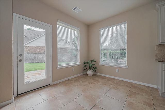 15 Wenoah Place, The Woodlands, TX 77389