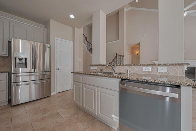 15 Wenoah Place, The Woodlands, TX 77389
