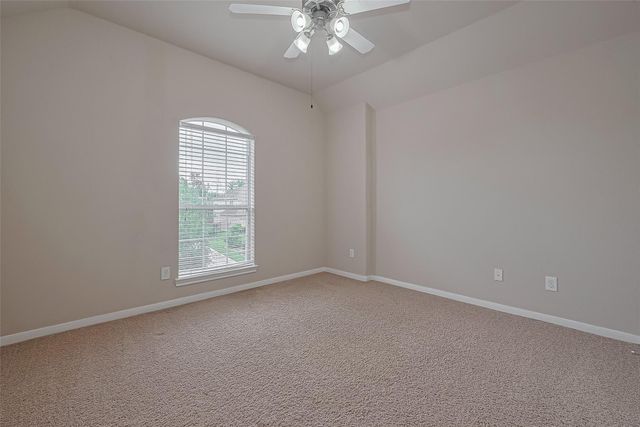 15 Wenoah Place, The Woodlands, TX 77389