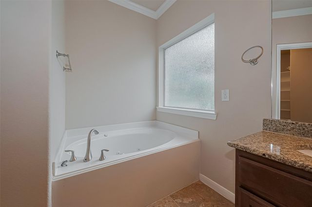 15 Wenoah Place, The Woodlands, TX 77389