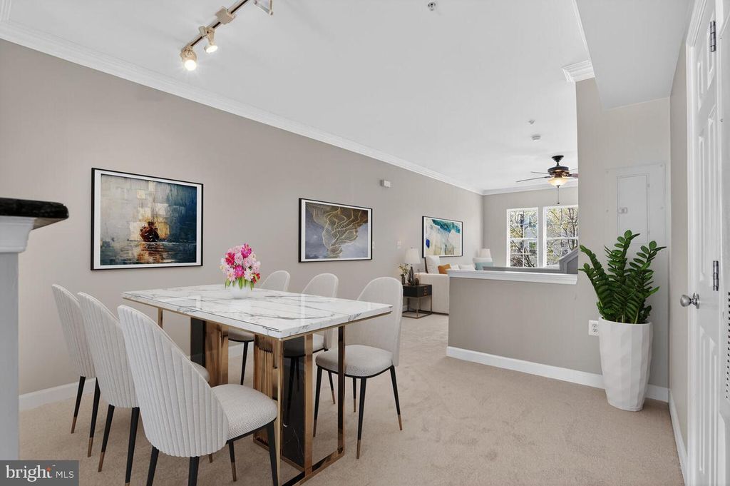 Image 10 of property listing at 42462 HOLLYHOCK TER, Brambleton, VA 20148