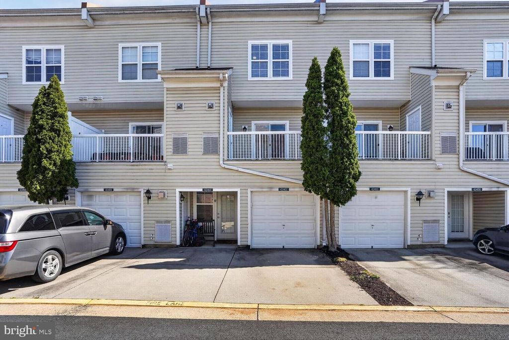 Image 24 of property listing at 42462 HOLLYHOCK TER, Brambleton, VA 20148