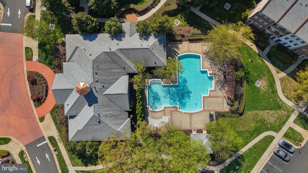 Image 28 of property listing at 42462 HOLLYHOCK TER, Brambleton, VA 20148