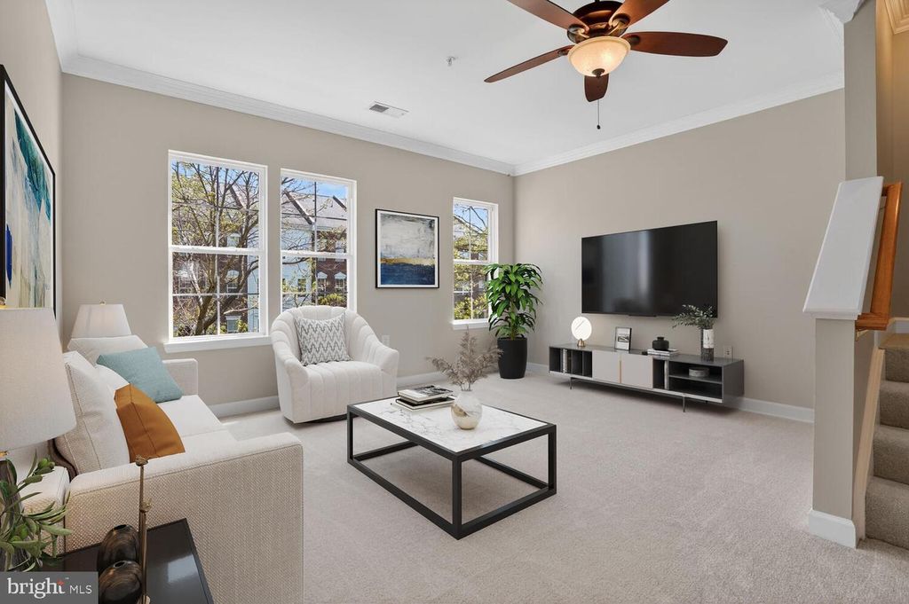 Image 7 of property listing at 42462 HOLLYHOCK TER, Brambleton, VA 20148