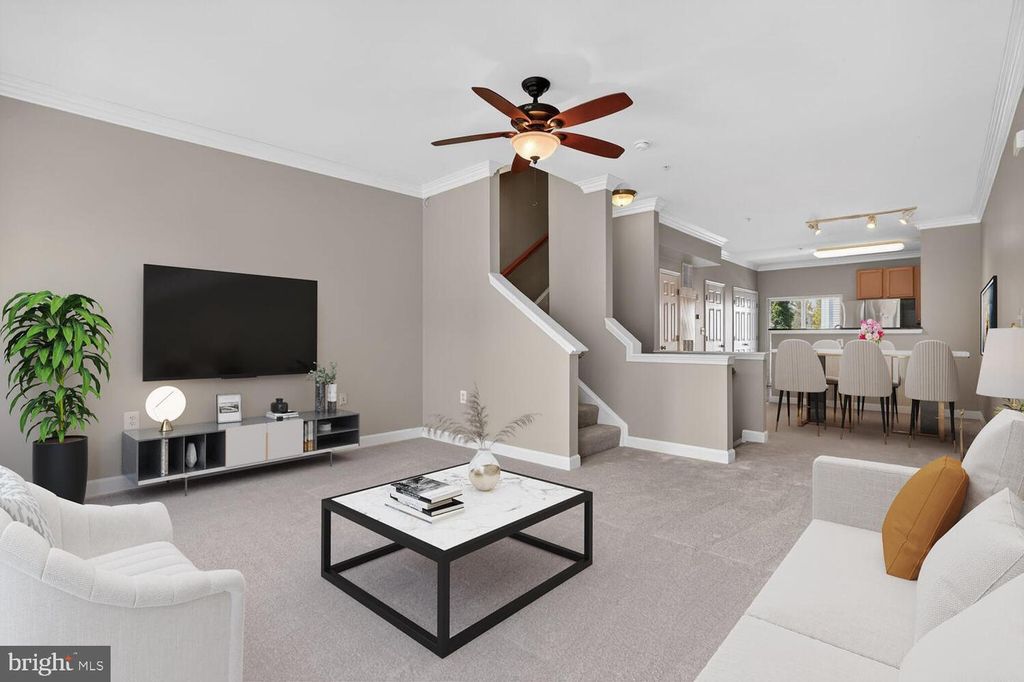 Image 8 of property listing at 42462 HOLLYHOCK TER, Brambleton, VA 20148