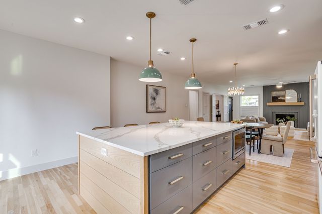 4331 Lovell Avenue, Fort Worth, TX 76107