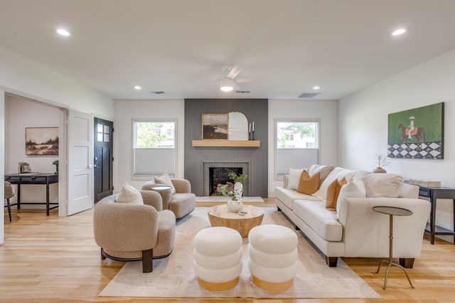 4331 Lovell Avenue, Fort Worth, TX 76107
