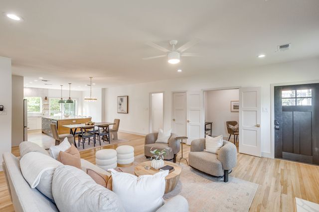 4331 Lovell Avenue, Fort Worth, TX 76107