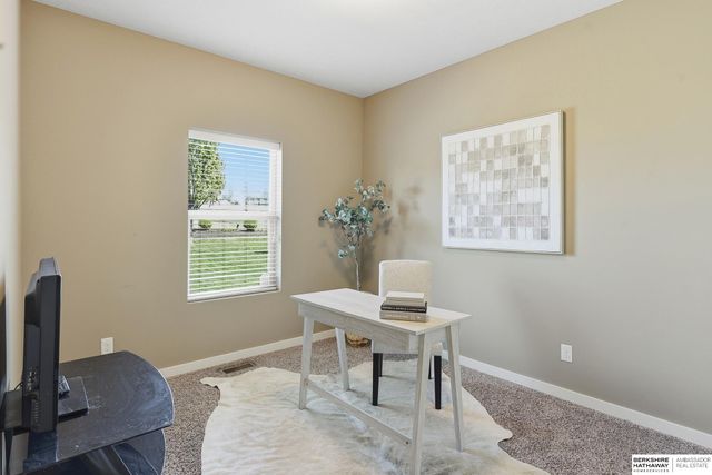 6241 N 157th Avenue Circle, Omaha, NE 68116