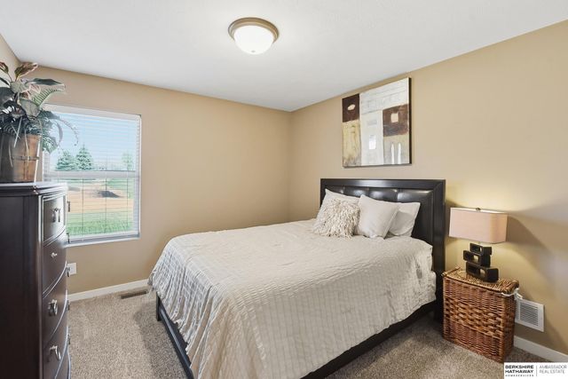 6241 N 157th Avenue Circle, Omaha, NE 68116
