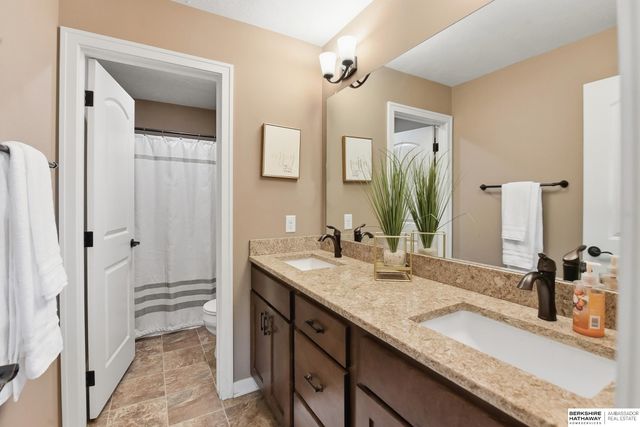 6241 N 157th Avenue Circle, Omaha, NE 68116