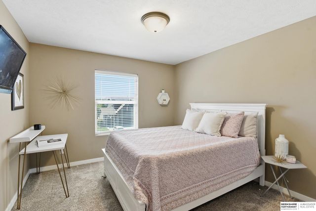 6241 N 157th Avenue Circle, Omaha, NE 68116