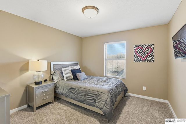 6241 N 157th Avenue Circle, Omaha, NE 68116