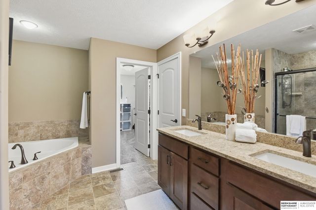 6241 N 157th Avenue Circle, Omaha, NE 68116