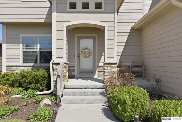 6241 N 157th Avenue Circle, Omaha, NE 68116