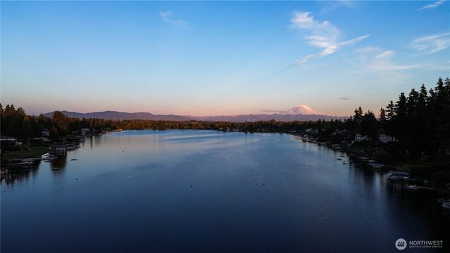 26132 134th Avenue SE, Kent, WA 98042