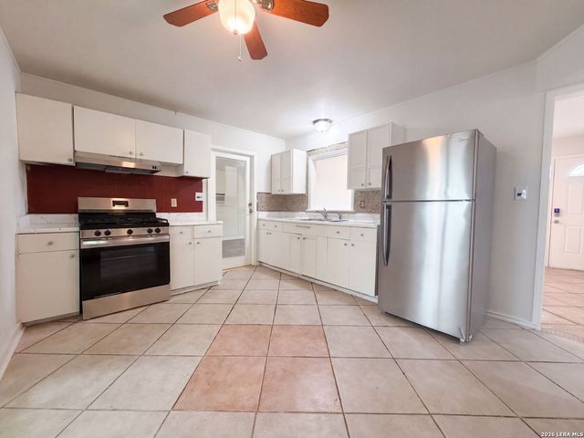3650 VERSAILLES DR, San Antonio, TX 78219