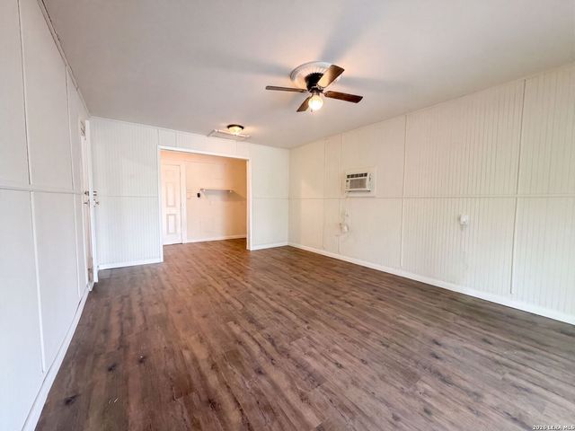 3650 VERSAILLES DR, San Antonio, TX 78219