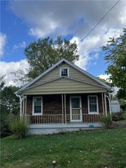 1275 Martha St, Castle Shannon, PA 15234