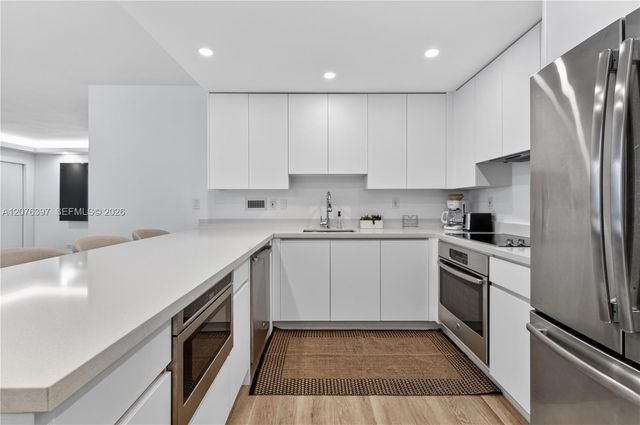 2301 Collins Avenue 415, Miami Beach, FL 33139