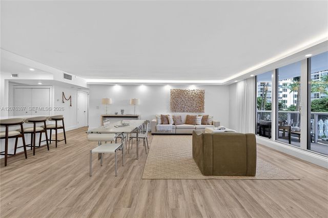 2301 Collins Avenue 415, Miami Beach, FL 33139