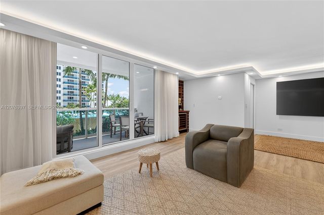 2301 Collins Avenue 415, Miami Beach, FL 33139