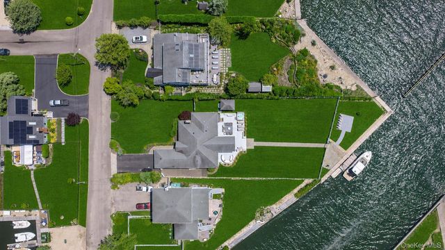 40 Laura Lee Drive, Center Moriches, NY 11934